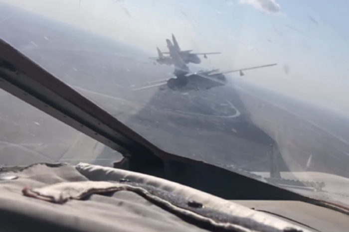 Учения авиации во время проверки российских войск попали на видео