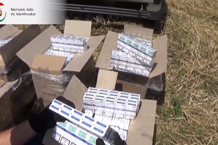 Украинские контрабандисты сбрасывали сигареты на парашютах