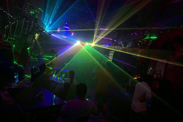 Украинские власти отчитались о закрытии ночных клубов во время карантина