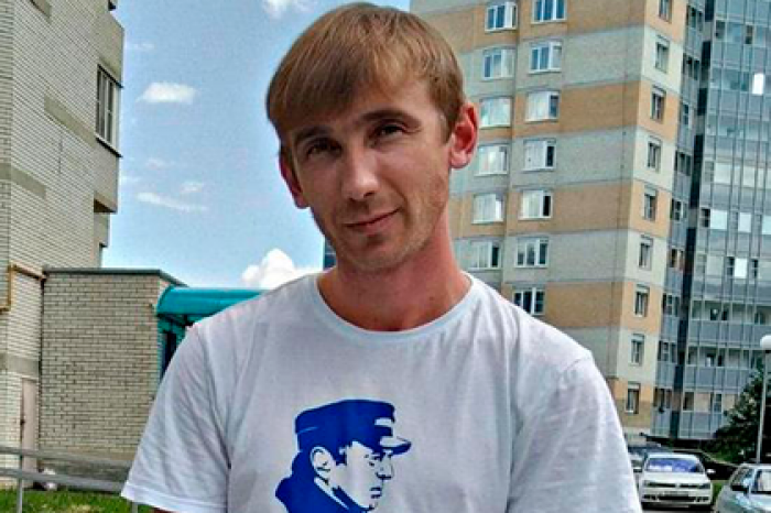 В России однорукий охранник спас выпавшего из окна седьмого этажа ребенка