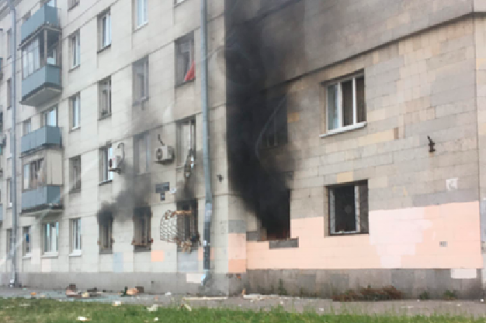 В учебном заведении Петербурга произошел взрыв и пожар