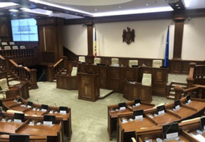 ЗАСЕДАНИЕ ПАРЛАМЕНТА ТРЕТИЙ ДЕНЬ ПОДРЯД БЫЛО СОРВАНО ИЗ-ЗА ОТСУТСТВИЯ КВОРУМА