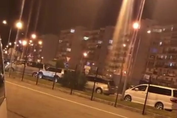 Автомобильную очередь на границе России и Абхазии сняли на видео