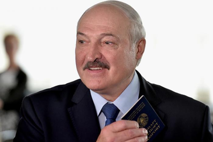 Лукашенко пригрозил протестующим студентам лишением отсрочек от армии