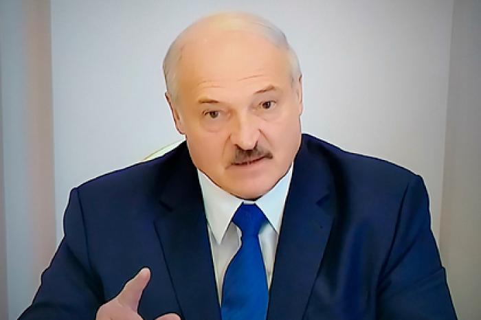 Лукашенко заявил о поднятом над Гродно польском флаге