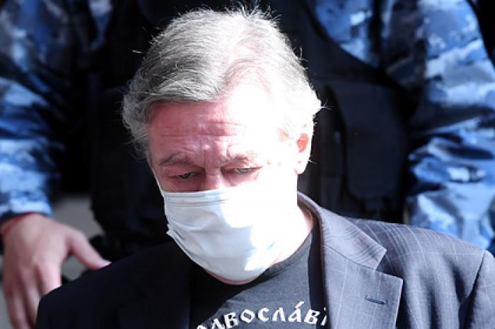 Суд над Ефремовым отложили из-за отсутствия у него адвоката