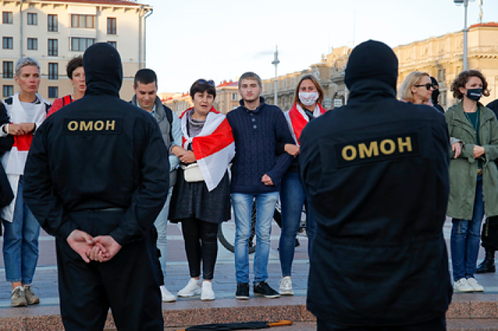 В Минске снова начали задерживать протестующих и журналистов