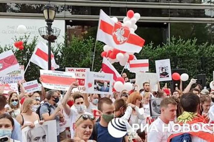 В Нью-Йорке устроили митинг в поддержку протестов в Белоруссии