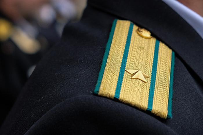 Врачи извлекли звезду из обмывавшего звание российского офицера