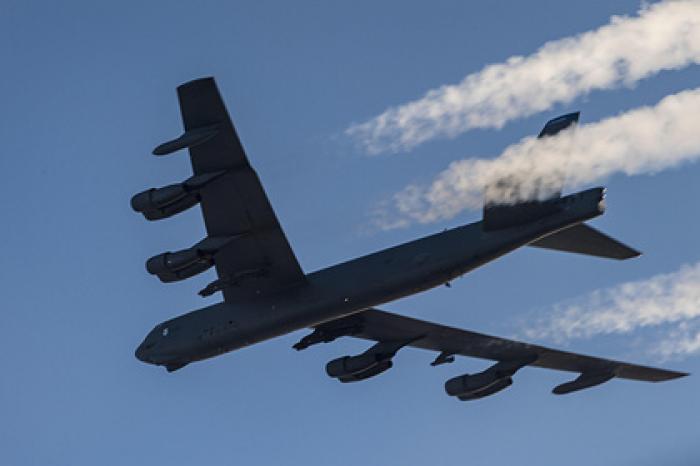 Американские бомбардировщики приблизились к границе России