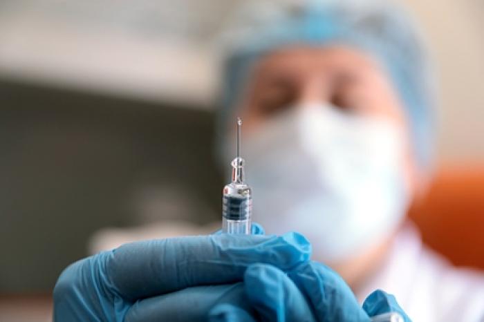 AstraZeneсa возобновила испытания вакцины против COVID-19