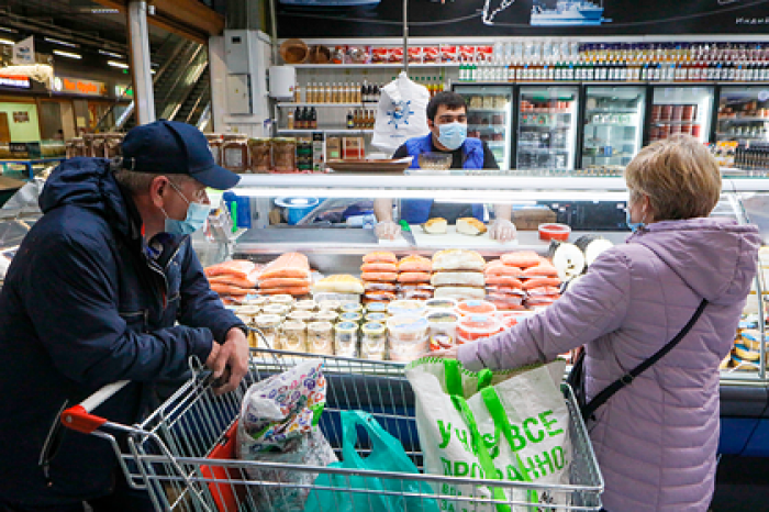 Эпидемиологи проверили продукты в России на коронавирус