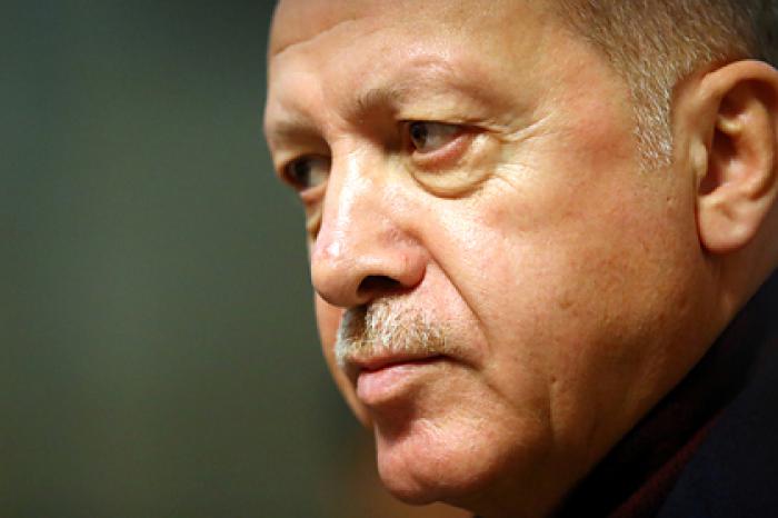 Эрдоган решил засудить обматерившую его греческую газету
