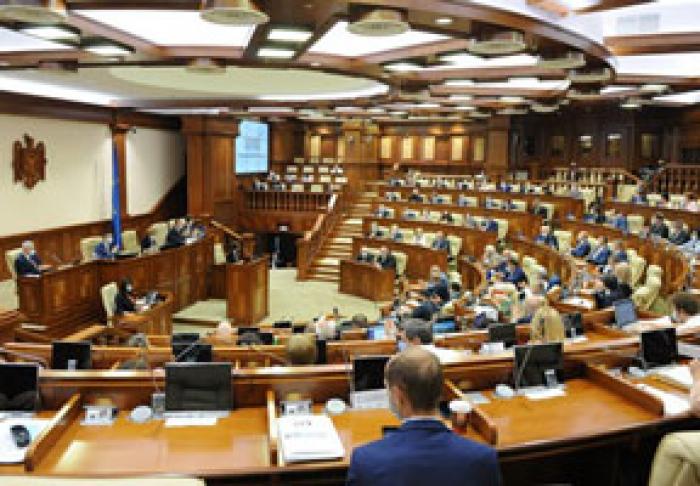 ПАРЛАМЕНТ УТВЕРДИЛ В ПЕРВОМ ЧТЕНИИ МЕРЫ ПОДДЕРЖКИ АГРАРИЕВ И СФЕРЫ ОБРАЗОВАНИЯ