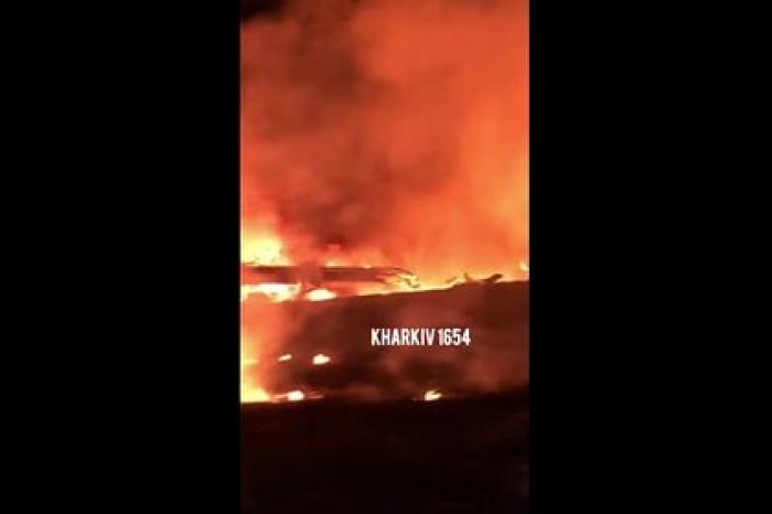 Появилось видео крушения самолета на Украине