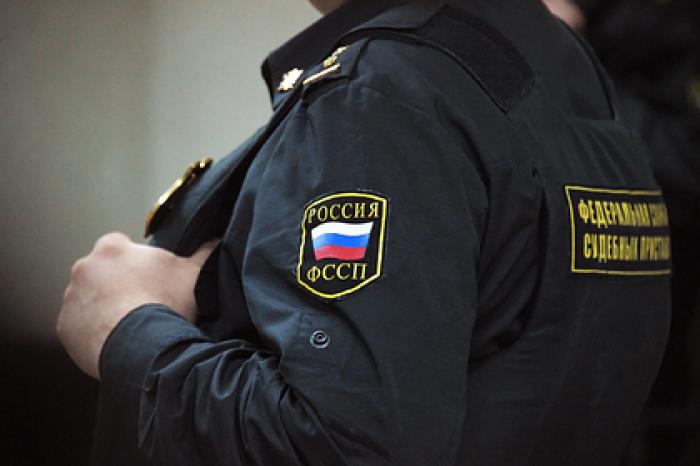 Россиянин вернул долг после ареста приставами его самолета