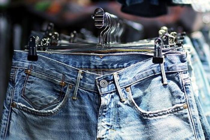 Россиянок предупредили о вреде джинсов с высокой талией
