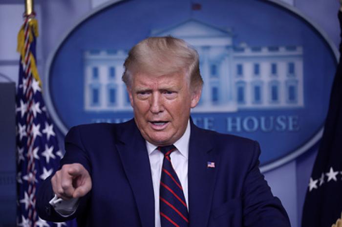 Трамп назвал Болтона придурком из-за слов о «любовных письмах» лидера КНДР