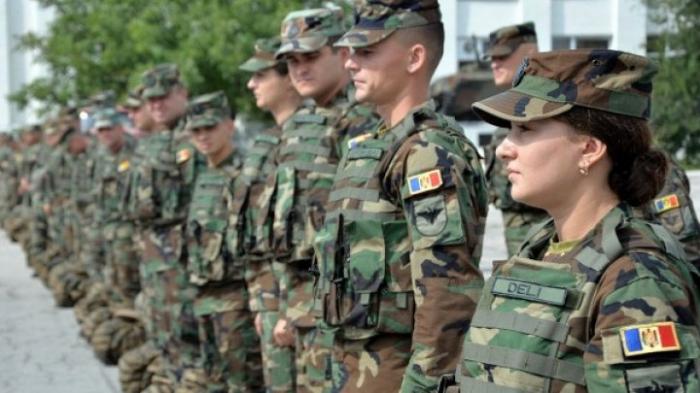 Военные принимают поздравления: в Молдове отметили день Национальной армии