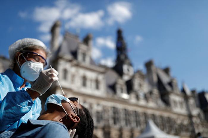 Во Франции зафиксировали рекордный суточный прирост зараженных коронавирусом