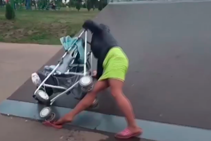 Выпившая два литра пива россиянка уронила младенца на горке и попала на видео