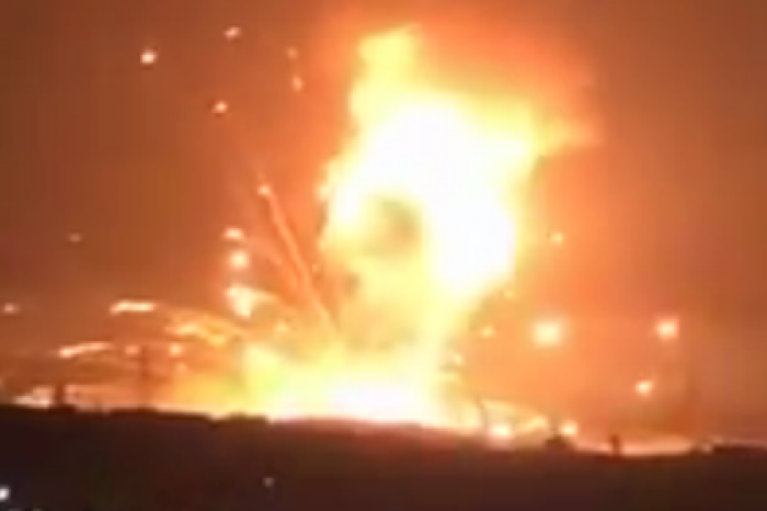 Взрыв на складе боеприпасов в Иордании сняли на видео