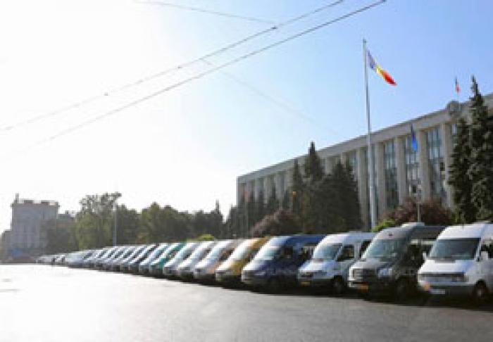 АВТОПЕРЕВОЗЧИКИ ПРОТЕСТОВАЛИ У ПРАВИТЕЛЬСТВА, ТРЕБУЯ «ПРЯМОГО ГОСУПРАВЛЕНИЯ ВОКЗАЛАМИ»