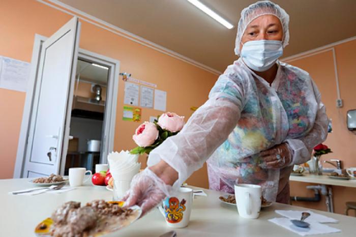 «Единая Россия» оценила обеспечение горячим питанием российских школьников