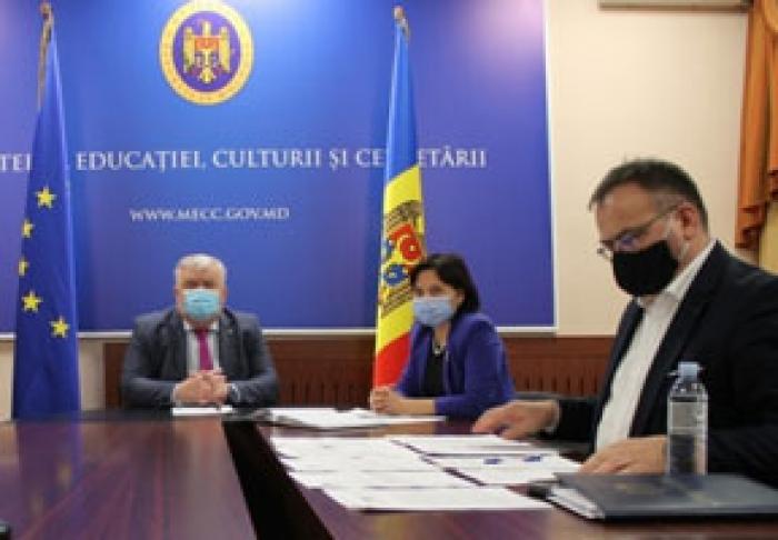 ИЗ-ЗА КОРОНАВИУРСА В УСЛОВИЯХ КАРАНТИНА ПРОВОДЯТ ОБУЧЕНИЕ 11 ШКОЛ И 294 КЛАССА