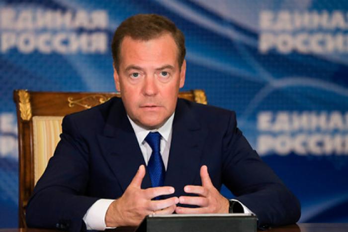 Медведев назвал неэффективным закрытие границ в борьбе с коронавирусом
