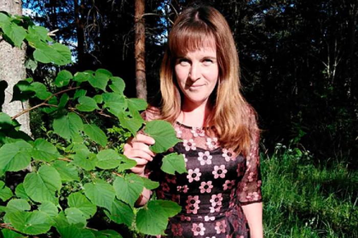 Описан первый рабочий день победившей на выборах российской уборщицы