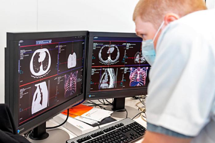 Песков оценил стабильность медицины в России