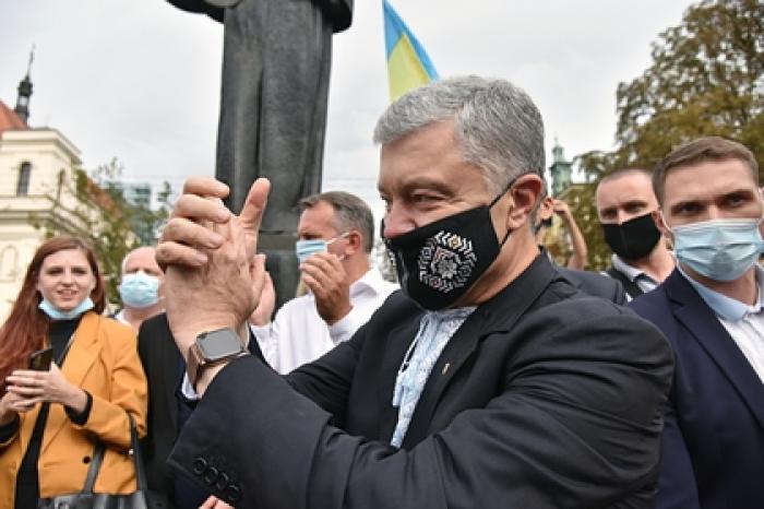 Порошенко госпитализировали с воспалением легких