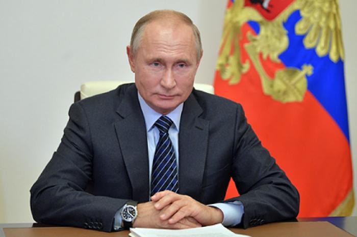 Путин попросил игнорировать курс рубля