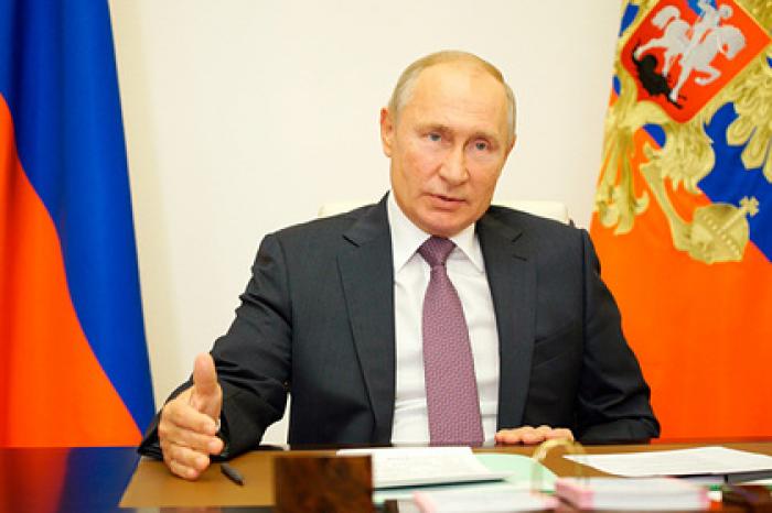 Путин призвал прекратить боевые действия в Карабахе