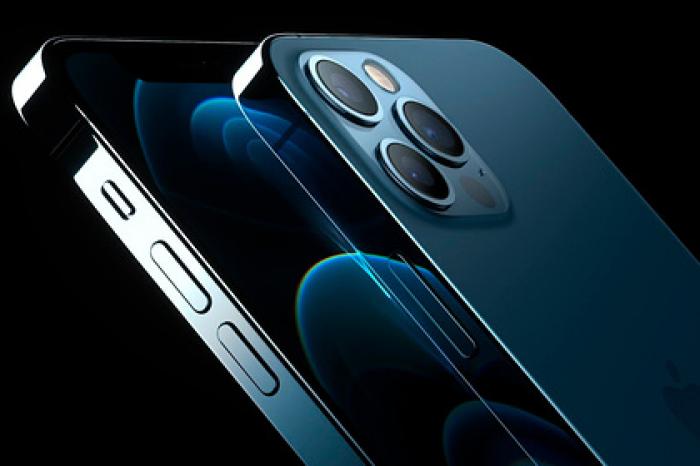 Россияне начали продавать места в очереди за новым iPhone