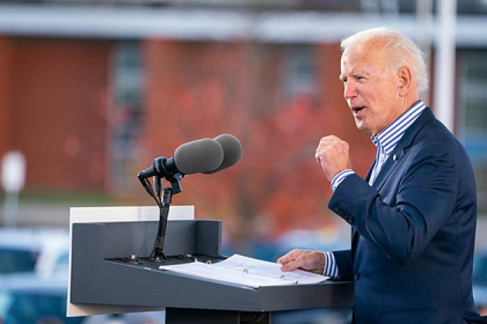 Стало известно о серьезном преимуществе Байдена в поддерживавших Трампа штатах