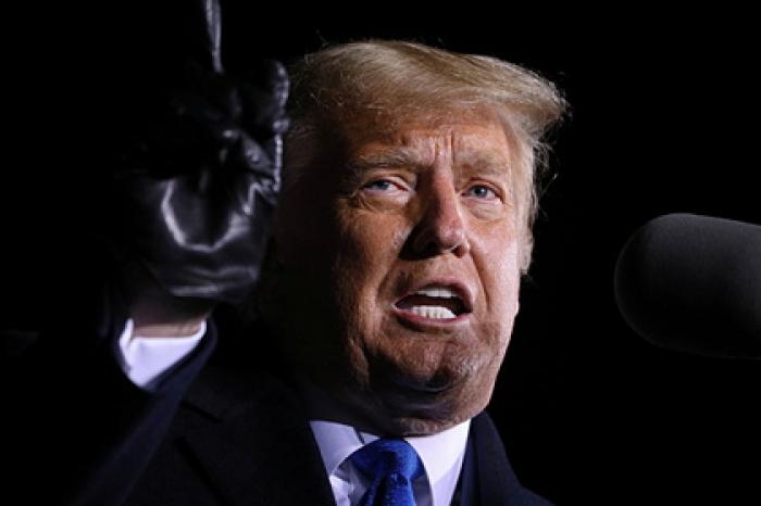 Трамп назвал звезду «Бората» мерзавцем