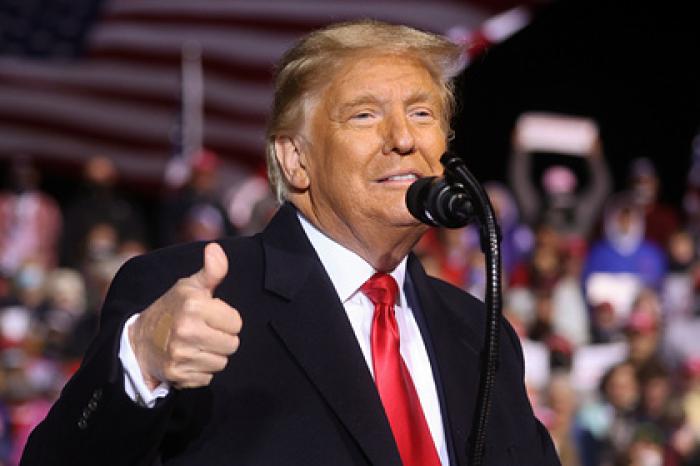 Трамп принял неизвестный препарат и почувствовал себя суперменом
