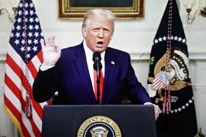 Трамп заявил о своем иммунитете к коронавирусу