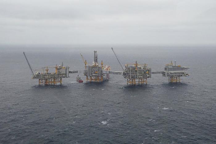 Цена на нефть снова обрушилась