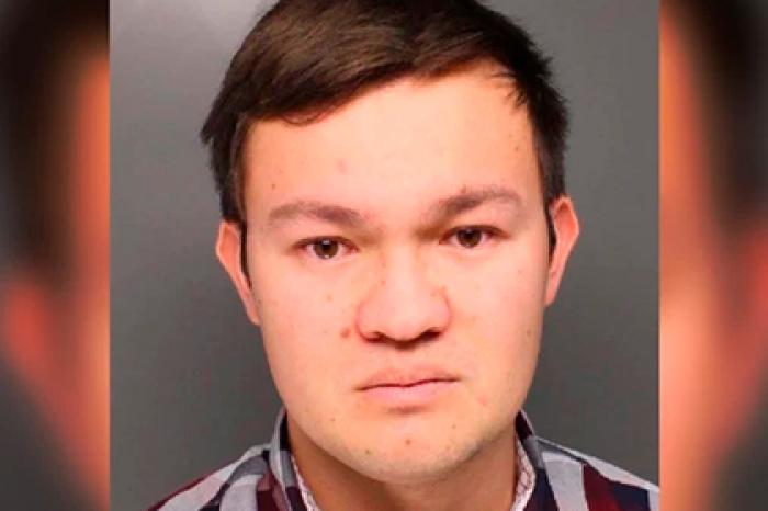 Учитель математики заглядывал под юбки ученицам и пошел под суд