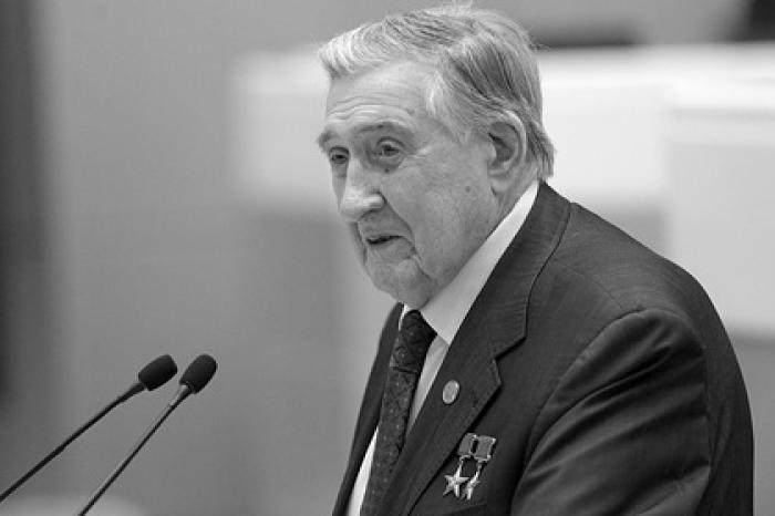 Умер экс-сенатор и кандидат в члены Политбюро Владимир Долгих