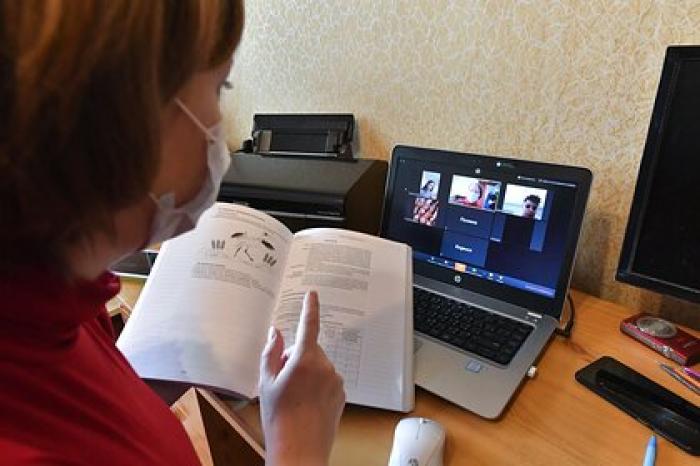 В Госдуме предложили давать «больничный» родителям школьников на удаленке