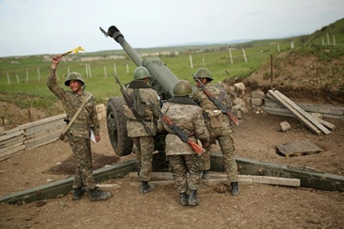 В Карабахе сбили военный вертолет Азербайджана