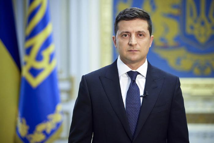 Зеленский пообещал жестко следить за местными властями