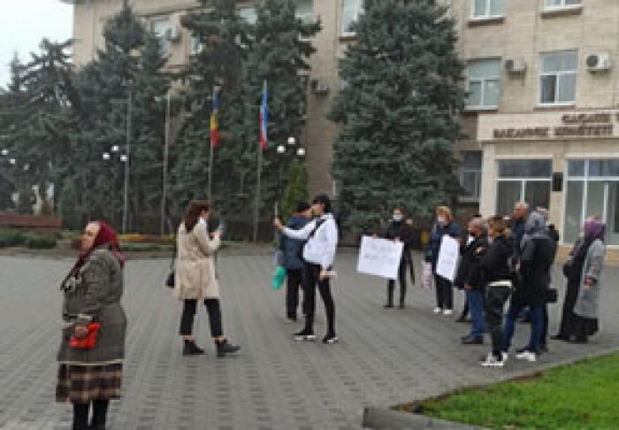 ЖИТЕЛИ ЗАТОПЛЕННЫХ ДОМОВ В КОМРАТЕ ТРЕБУЕТ ВЫПЛАТЫ ИМ КОМПЕНСАЦИЙ И ОБЕСПЕЧЕНИЯ ЖИЛЬЯМ