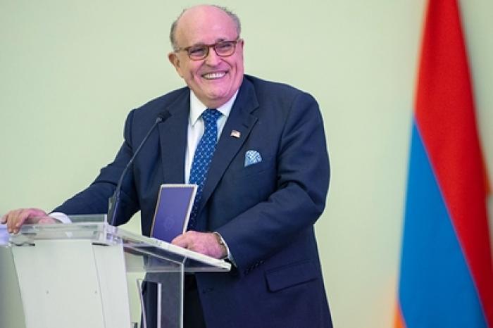 Адвокат Трампа обвинил Сороса в разжигании беспорядков в США