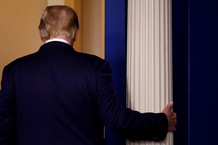 Члены команды Трампа решили помочь Байдену с передачей власти