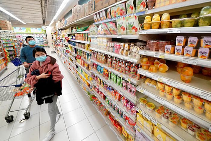 COVID-19 нашли на упаковках продуктов из 20 стран